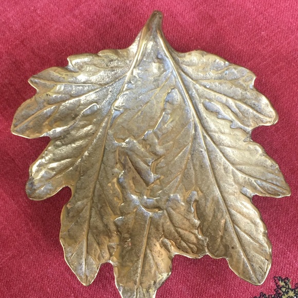 virginia metal crafters Other - Virginia metal crafter brass chrysanthemum ashtray